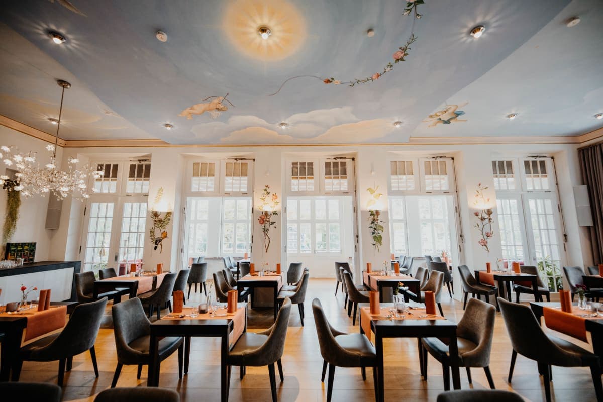 Restaurant Taut's v přízemí Villy